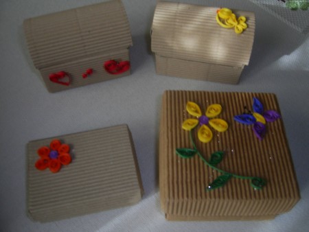 Caixas feitas por mim e decoradas com quilling, também feito por mim