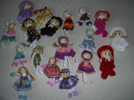 Bonequinhas com alfinete