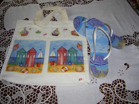 Conjunto de praia decorado com guardanapo